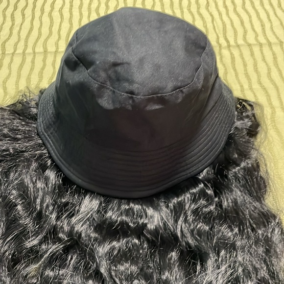 Black bucket hat wig 18” - Picture 5 of 5